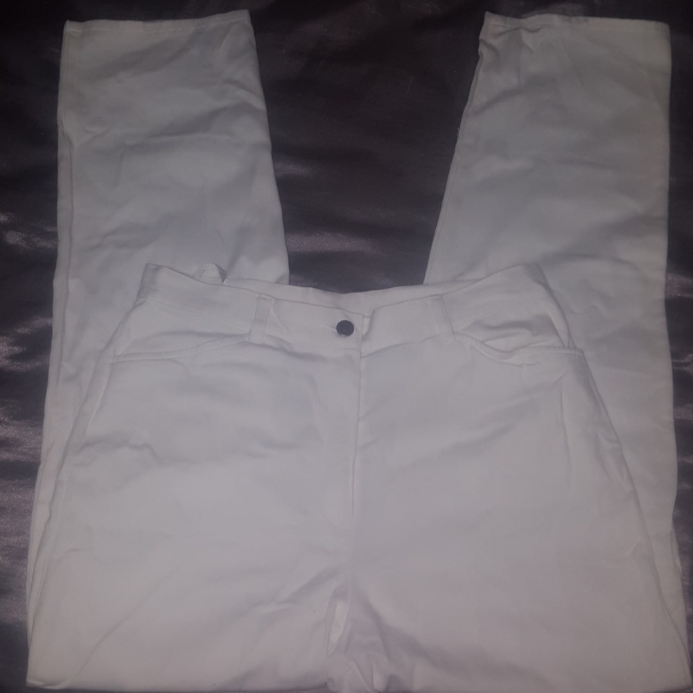White pants, Jones Wear sport